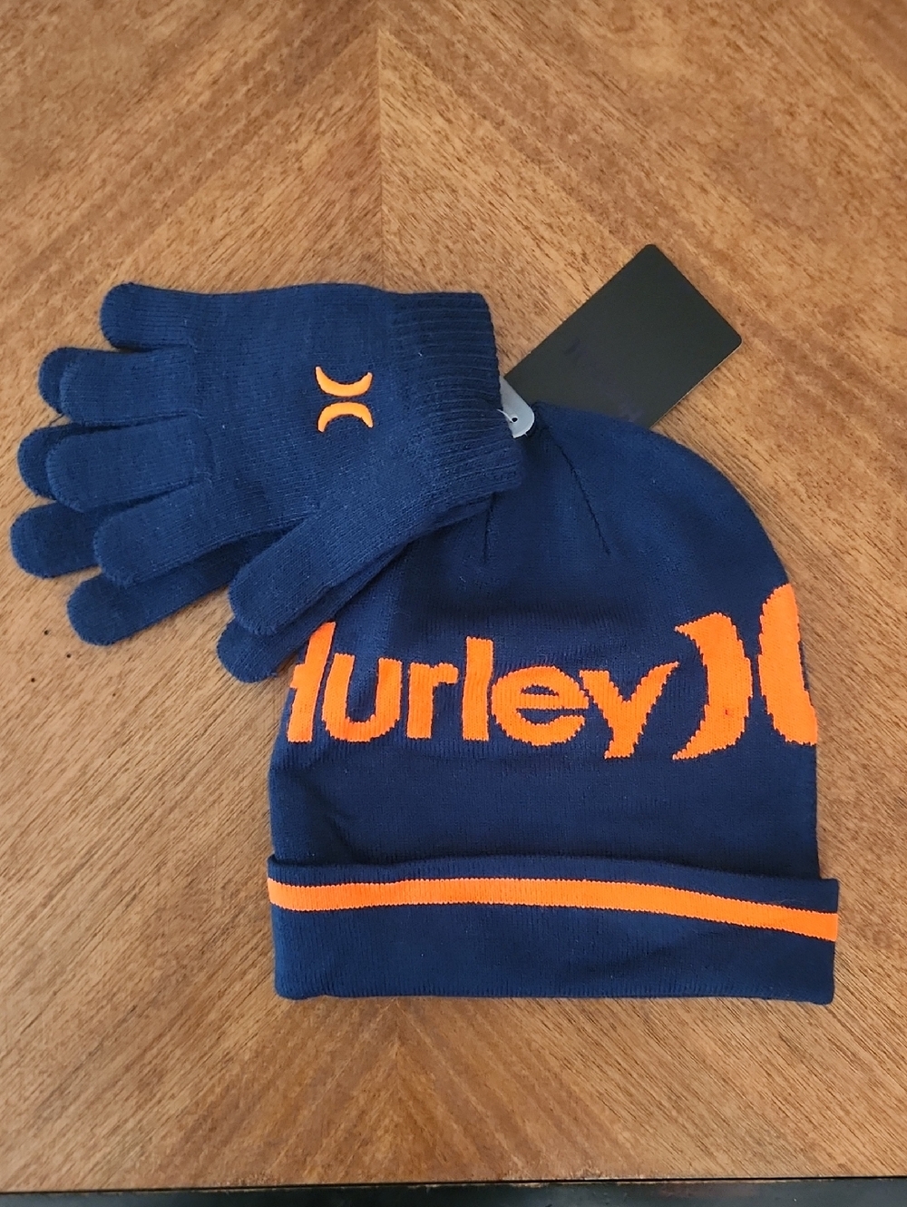 Hurley Beanie & Gloves Set